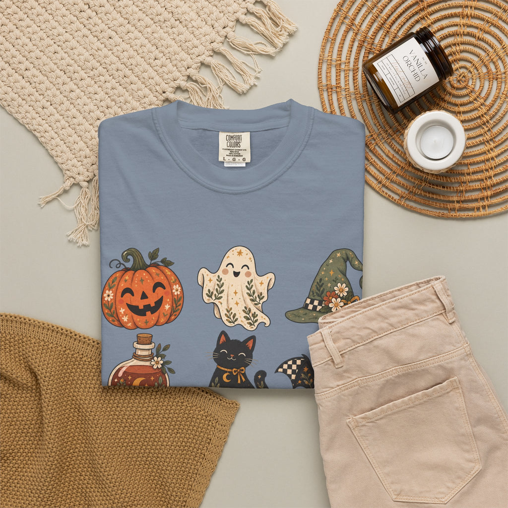 Halloween-Icons T-Shirt — Niedliches Retro-T-Shirt mit Kürbissen, Geist, Katze & Totenkopf