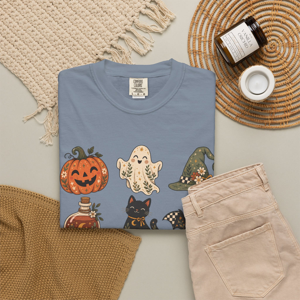 Halloween-Icons T-Shirt — Niedliches Retro-T-Shirt mit Kürbissen, Geist, Katze & Totenkopf