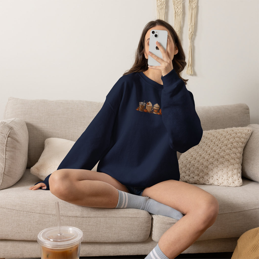 Cozy Camping Crewneck Sweatshirt — Niedliches Cartoon-Lagerfeuer-Freunde-Design