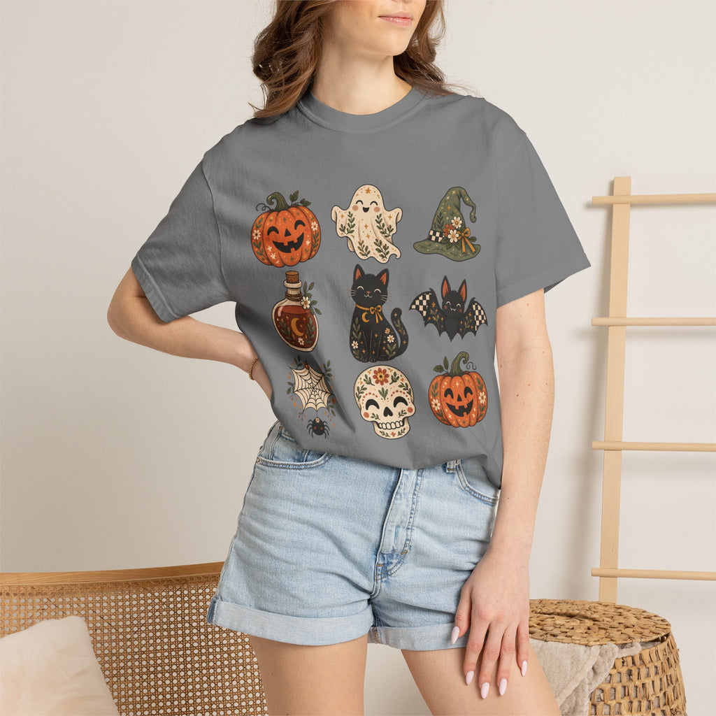 Halloween-Icons T-Shirt — Niedliches Retro-T-Shirt mit Kürbissen, Geist, Katze & Totenkopf