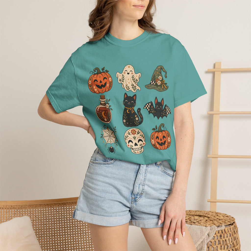 Halloween-Icons T-Shirt — Niedliches Retro-T-Shirt mit Kürbissen, Geist, Katze & Totenkopf