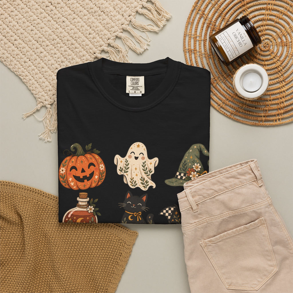 Halloween-Icons T-Shirt — Niedliches Retro-T-Shirt mit Kürbissen, Geist, Katze & Totenkopf