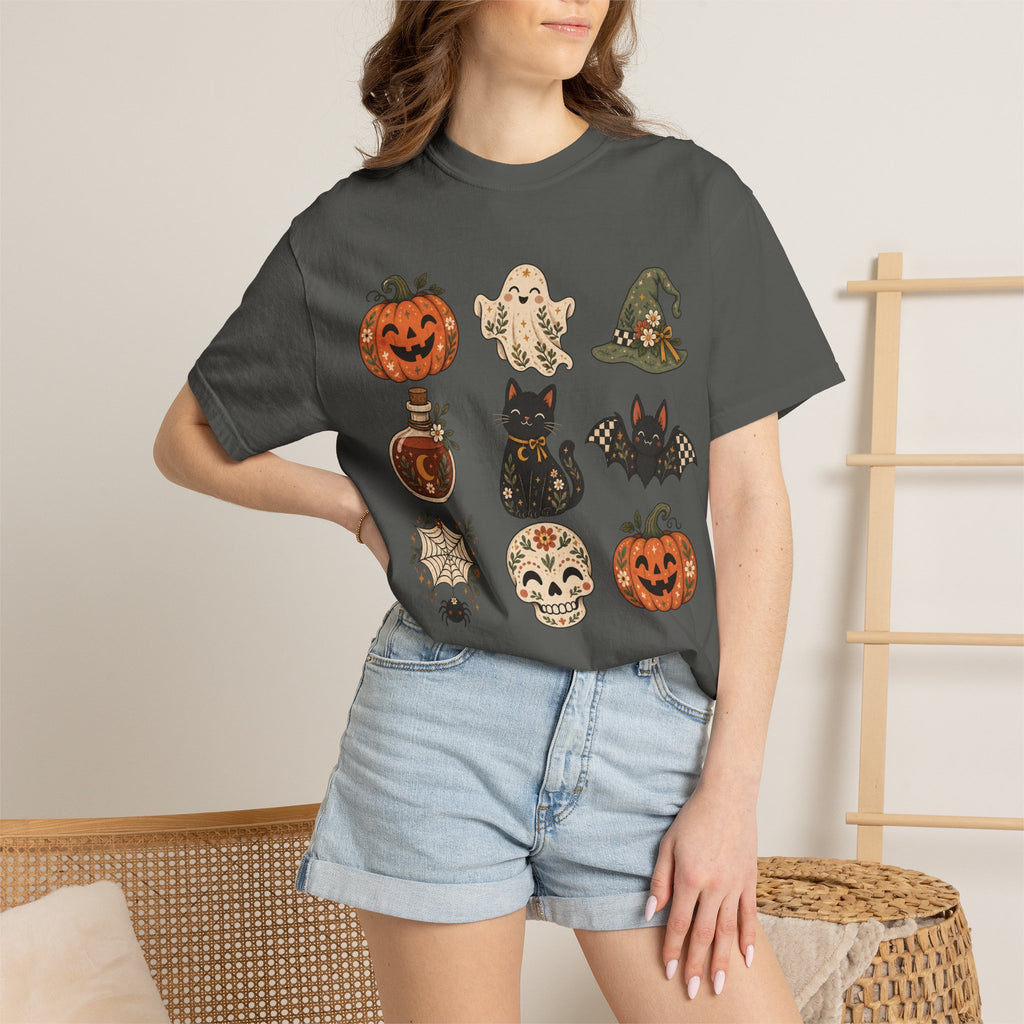 Halloween-Icons T-Shirt — Niedliches Retro-T-Shirt mit Kürbissen, Geist, Katze & Totenkopf
