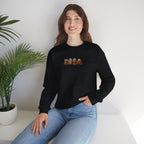 Cozy Camping Crewneck Sweatshirt — Niedliches Cartoon-Lagerfeuer-Freunde-Design