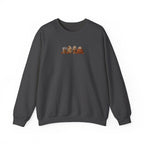 Cozy Camping Crewneck Sweatshirt — Niedliches Cartoon-Lagerfeuer-Freunde-Design