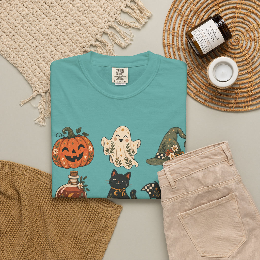 Halloween-Icons T-Shirt — Niedliches Retro-T-Shirt mit Kürbissen, Geist, Katze & Totenkopf
