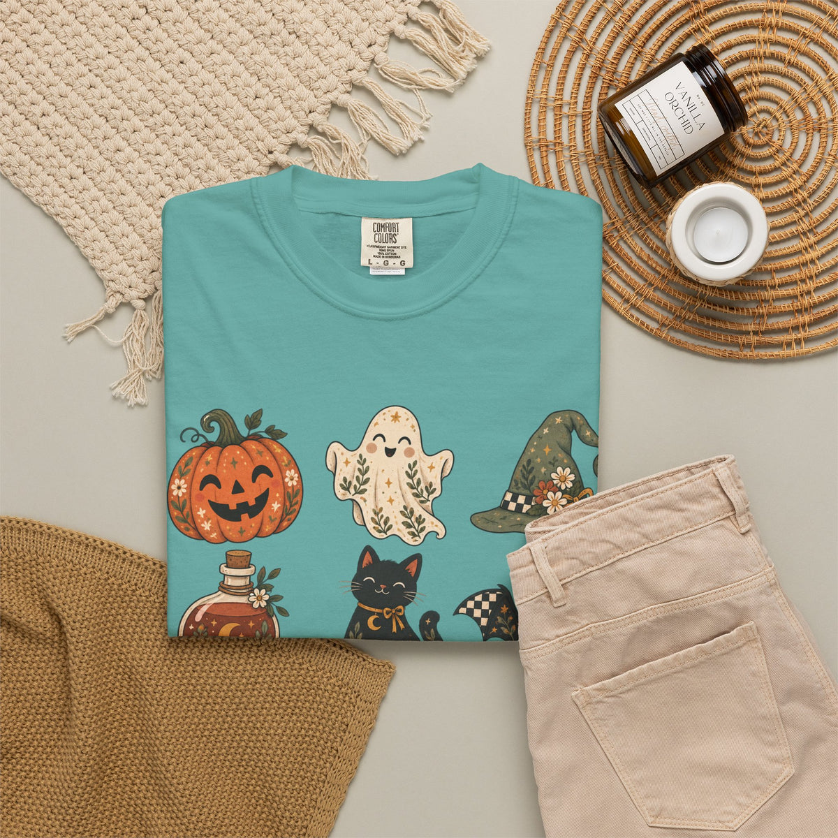 Halloween-Icons T-Shirt — Niedliches Retro-T-Shirt mit Kürbissen, Geist, Katze & Totenkopf