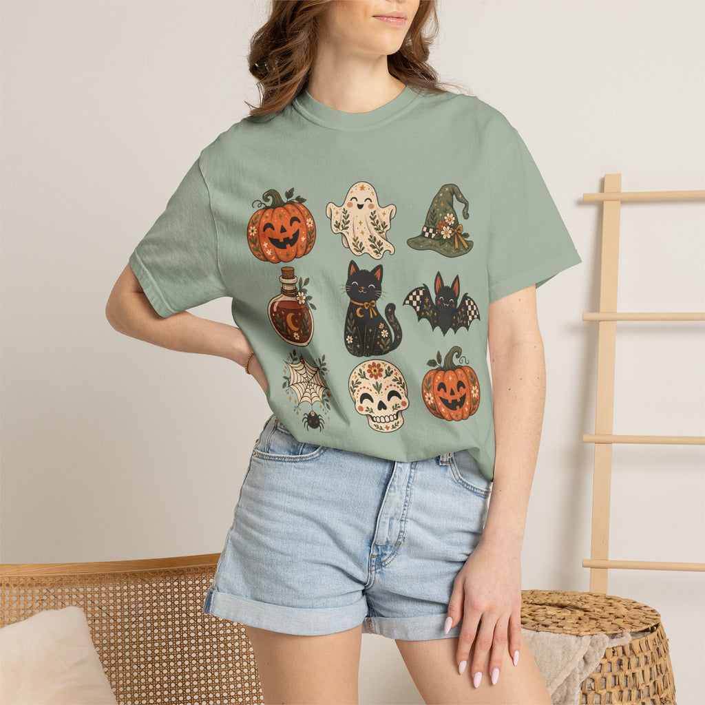Halloween-Icons T-Shirt — Niedliches Retro-T-Shirt mit Kürbissen, Geist, Katze & Totenkopf
