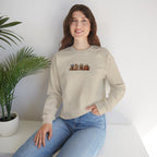 Cozy Camping Crewneck Sweatshirt — Niedliches Cartoon-Lagerfeuer-Freunde-Design