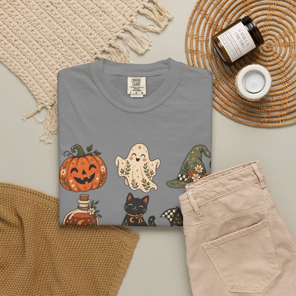 Halloween-Icons T-Shirt — Niedliches Retro-T-Shirt mit Kürbissen, Geist, Katze & Totenkopf