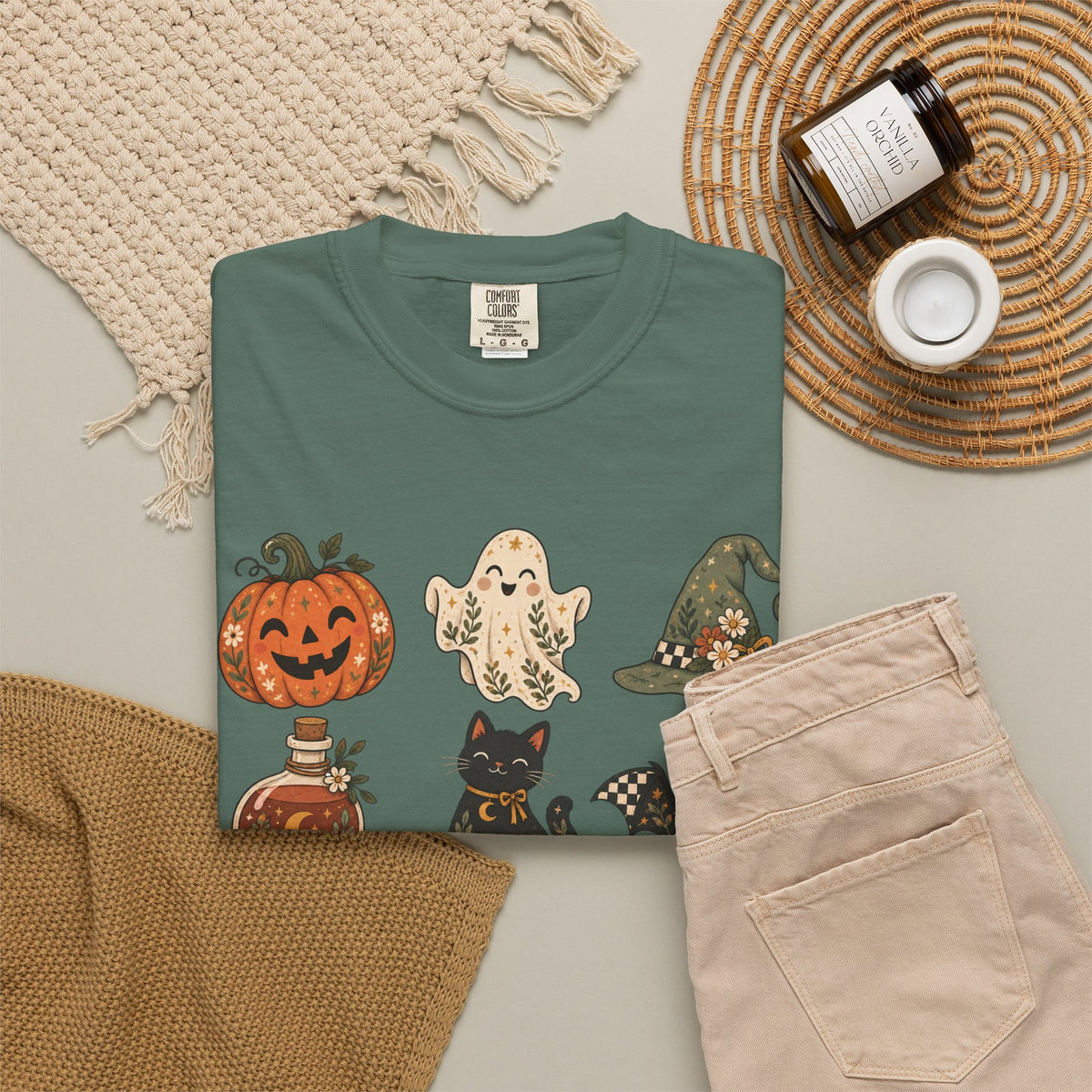 Halloween-Icons T-Shirt — Niedliches Retro-T-Shirt mit Kürbissen, Geist, Katze & Totenkopf